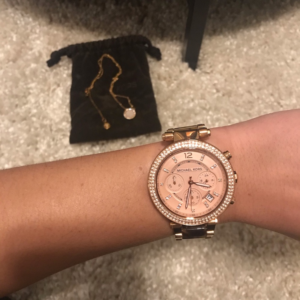 Michael Kors: Rose Gold Watch & Rose Gold Necklace